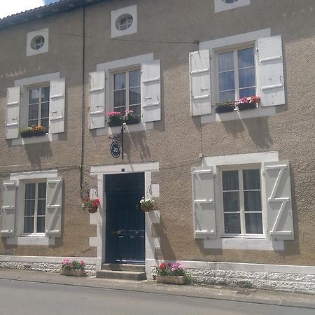 샹파뉴 무똥 Vingt Grand Rue B&B 외부 사진