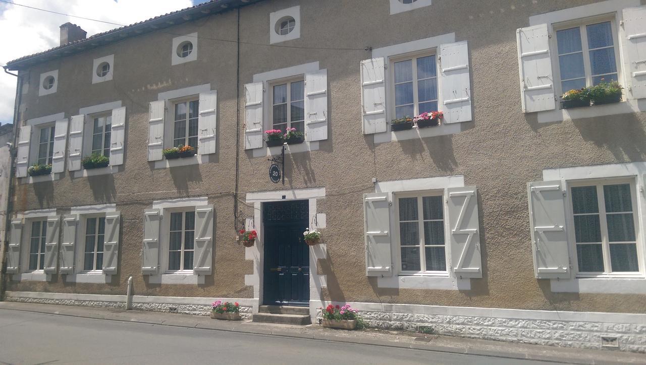 샹파뉴 무똥 Vingt Grand Rue B&B 외부 사진